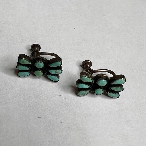 Vintage Zuni Sterling Silver Earrings -Petit Point Turquoise – Screw Back30 - Picture 2 of 5